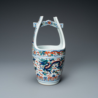 Un seau en porcelaine de Chine wucai, marque de Wanli, République