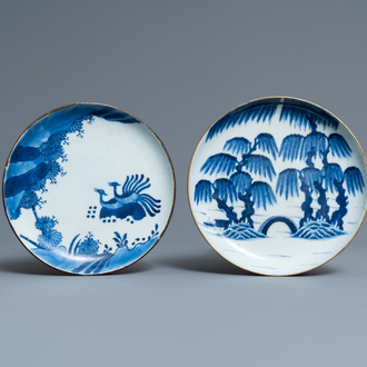 Twee Chinese blauw-witte 'Bleu de Hue' borden voor de Vietnamese markt, 19e eeuw