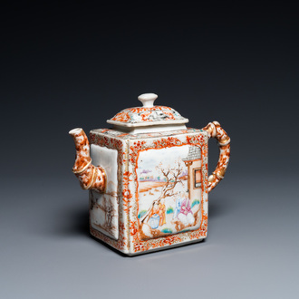 Une grande théière couverte en porcelaine de Chine famille rose à décor mandarin, Qianlong