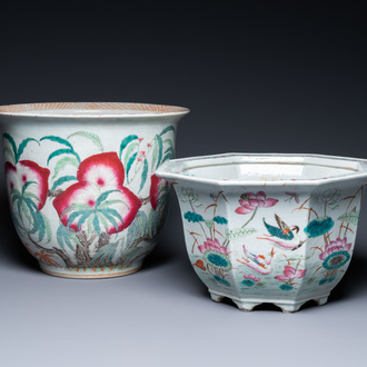 Deux jardinières en porcelaine de Chine famille rose, 19ème