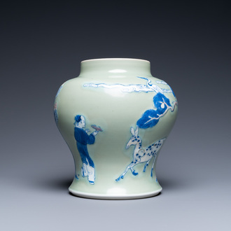 Un vase en porcelaine de Chine en bleu, blanc et rouge de cuivre à fond céladon, Kangxi