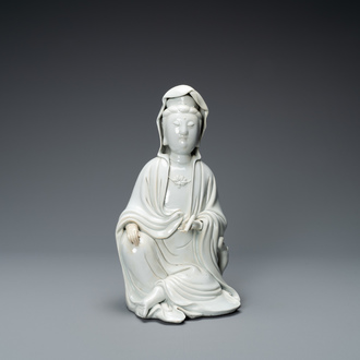 A Chinese Dehua blanc de Chine figure of Guanyin, 18/19th C.