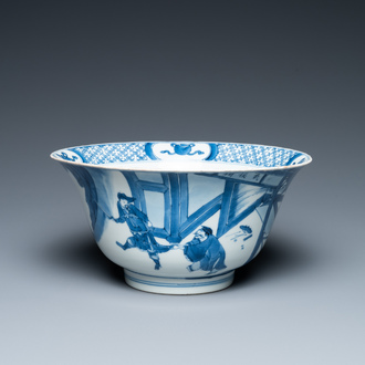 Een Chinese blauw-witte kom met verhalend decor, Kangxi