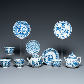 Four Chinese blue and white cups, four saucers and two teapots, Kangxi