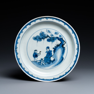 Une assiette en porcelaine de Chine en bleu et blanc de type ko-sometsuke pour le marché japonais, Tianqi/Chongzhen