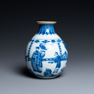 Een Chinees blauw-wit bolvaasje met figuratief decor, Kangxi