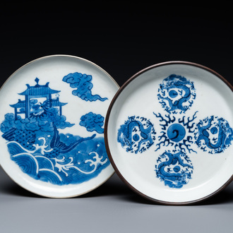 Deux assiettes en porcelaine de Chine 'Bleu de Hue' pour le Vietnam, 19/20ème