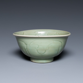 Un bol en porcelaine de Chine céladon de Longquan, Ming