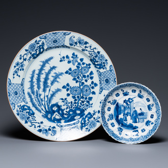 Een Chinese blauw-witte schotel en een bord, Kangxi