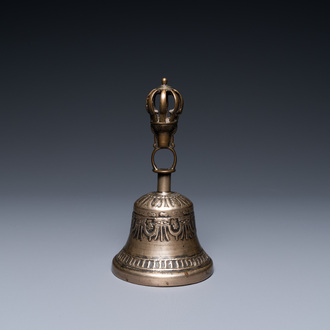 Een Tibetaanse bronzen bel, 16e eeuw