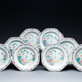 Huit assiettes de forme octagonale en porcelaine de Chine famille rose, Qianlong