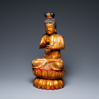 Un Bouddha sur trone de lotus en bois doré et laqué, Japon ou Vietnam, 19ème