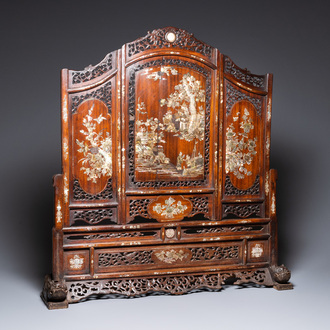 A Chinese mother-of-pearl-inlaid wooden screen for the Vietnamese market, 19th C.