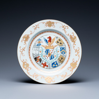 Une assiette armoriée en porcelaine de Chine aux armes de 'Van Reverhorst' pour le marché hollandais, Qianlong, ca. 1745