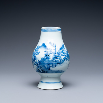 Een Chinese blauw-witte vaas met figuren in een landschap, Yongzheng merk en periode