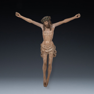 Une grande figure de Christ en bois sculpté et polychromé, Flandres, 1er quart du 16ème