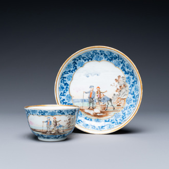 Une tasse et soucoupe en porcelaine de Chine d'exportation à décor d'un marchand de harengs, Qianlong