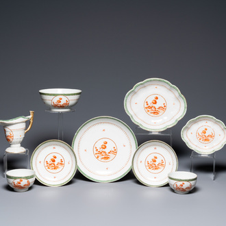 Een Chinees negendelig ijzerrood servies met landschapsdecor, Qianlong