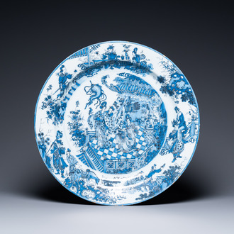 Un grand plat d'épaisseur et de qualité exceptionelle en faïence de Delft en bleu et blanc à décor chinois, fin du 17ème