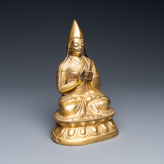 Sculpture d'un fonctionnaire lamaïque en bronze doré, Sino-Tibet, probablement 16ème