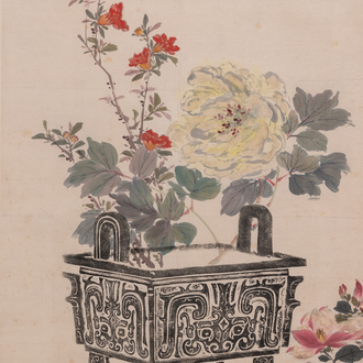 Wang Xuetao (1903-1982): 'Ding wierookbrander met bloemen', inkt en kleur op papier