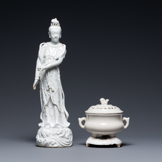 Brûle-parfum et figure de Guanyin en porcelaine blanc de Chine de Dehua, 18/19ème