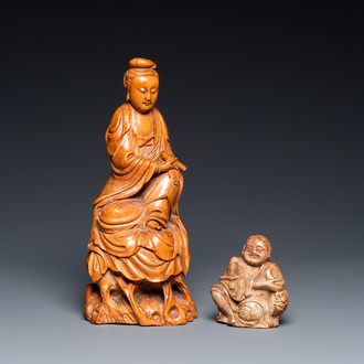 Guanyin en bois sculpté et Liu Hai en pierre à savon, Chine, Qing