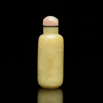 A Chinese yellow jade snuff bottle, Qing