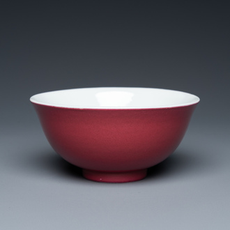 Bol en porcelaine de Chine à émail rouge de rubis monochrome, marque et époque de Guangxu