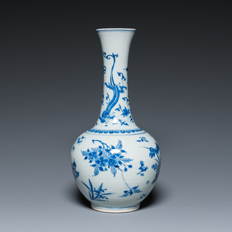 A Chinese blue and white bottle vase with a dragon on the neck, Transitional period