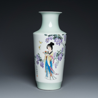 A Chinese famille rose vase with a beauty, signed Dai Ronghua 戴榮華, 20th C.