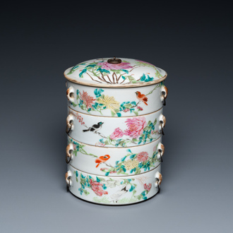 A Chinese qianjiang cai four-tier stacking box, signed Yu Chun 喻春, dated 1907