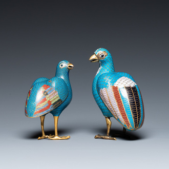 Twee Chinese cloisonné dekseldoosjes in de vorm van kwartels, Qing