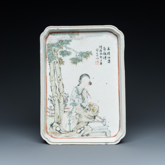 A rectangular Chinese qianjiang cai tray, signed Yu Zi Ming 俞子明, dated 1903