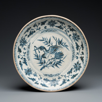 A Vietnamese or Annamese blue and white 'bird' dish, 15/16th C.