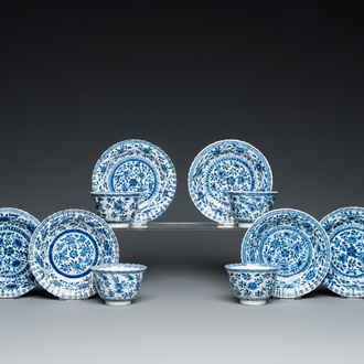 Six tasses et soucoupes en porcelaine de Chine en bleu et blanc, marque de Yu 玉, Kangxi