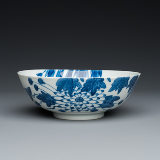 A Chinese blue and white 'Bleu de Hue' bowl for the Vietnamese market, Nhược thâm trân tàng 若深珍藏 mark, 19th C.