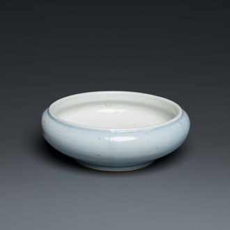 Lave-pinceaux en porcelaine de Chine en bleu de lavande monochrome, marque de Kangxi, 19ème