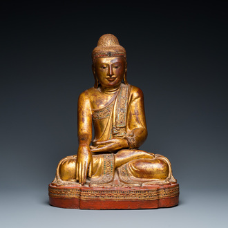 Grand Bouddha Shakyamuni en bois doré et laqué, Birmanie, vers 1850