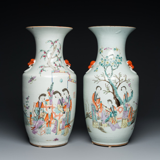 Two Chinese famille rose vases, 19/20th C.