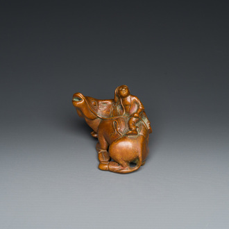 Compte-gouttes en bronze en forme d'un garçon sur un buffle, Chine, Qing