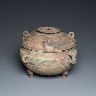 A rare Chinese bronze ritual 'Zhan' food vessel and cover, Spring and Autumn period