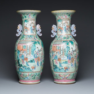 Paire de vases en porcelaine de Chine famille rose sur fond céladon, 19ème