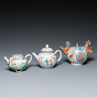 Trois théières en porcelaine de Chine famille rose, Yongzheng/Qianlong