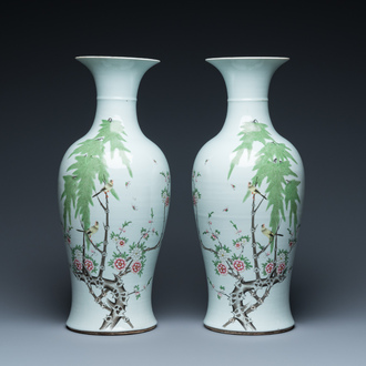 Paire de vases en porcelaine de Chine qianjiang cai, République