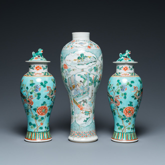 Trois vases en porcelaine de Chine famille verte, 19ème