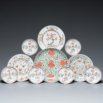 Un plat, trois assiettes et six soucoupes en porcelaine de Chine famille verte, Kangxi