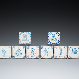 Huit carreaux en faïence de Delft en bleu et blanc à décor d'artisans et d'enfants jouants, 17ème