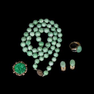 Collection de bijoux en or monté de jade, Chine, 20ème