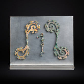 Paire d'ornements de bride de cheval en bronze doré, Chine, probablement Han